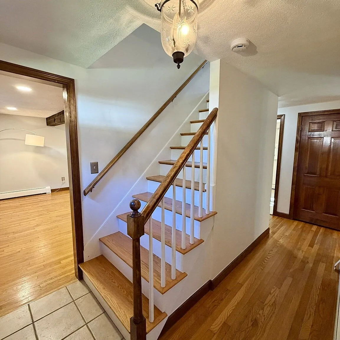 4 bed, 2.5 bath, 2823 sqft, $3,800 — Photo 2