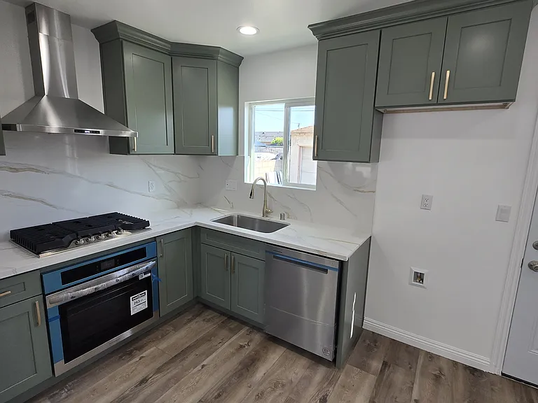 8132 Franklin St — Photo 10