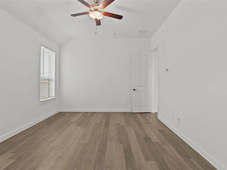 4009 Pear Tree Way — Photo 9