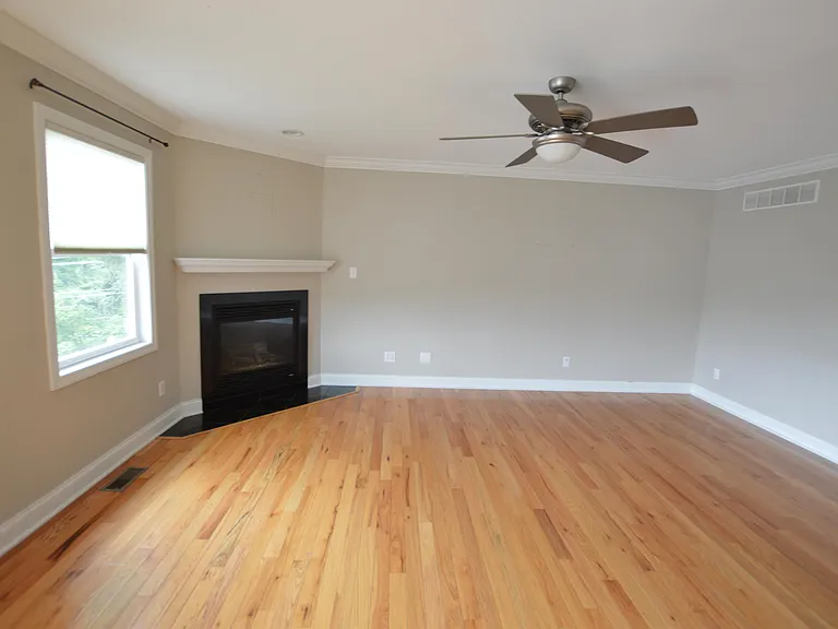 232 Newberry Ln — Photo 8