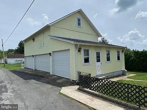 121 S Wayne St — Photo 3