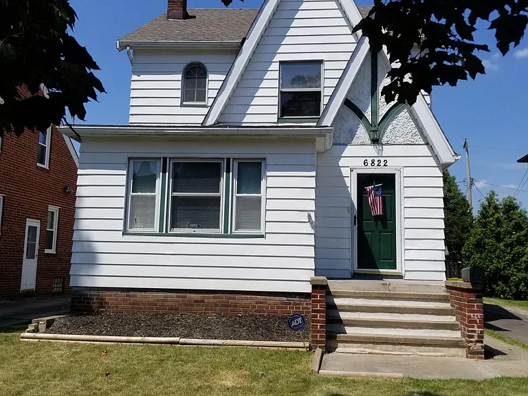 6822 Brownfield Dr — Photo 2