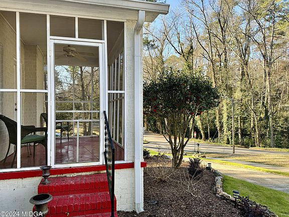 4th image of 2495 Darden Dr