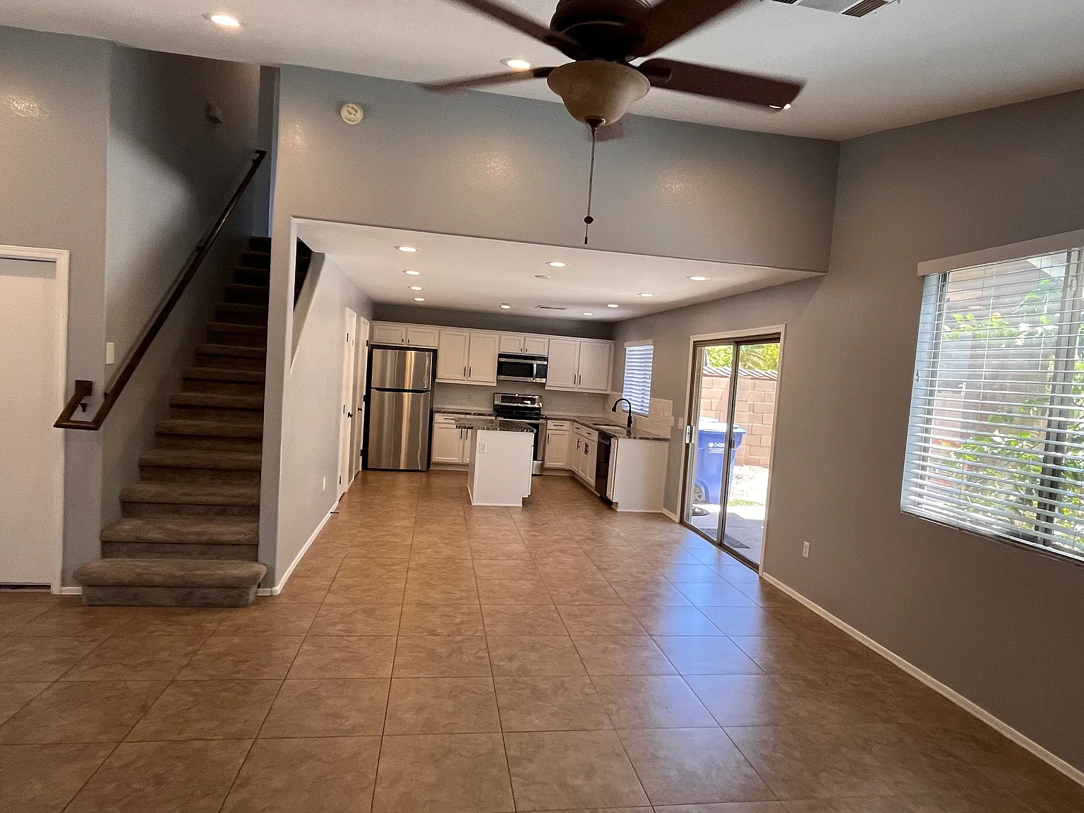 3 bed, 2.5 bath, 1449 sqft, $2,500 — Photo 3