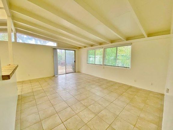 2nd image of 2780 Puesta Del Sol