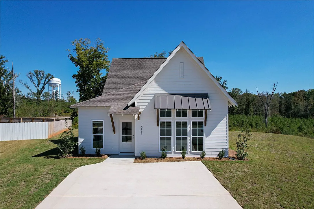 1027 Crossing Ct E photo 1