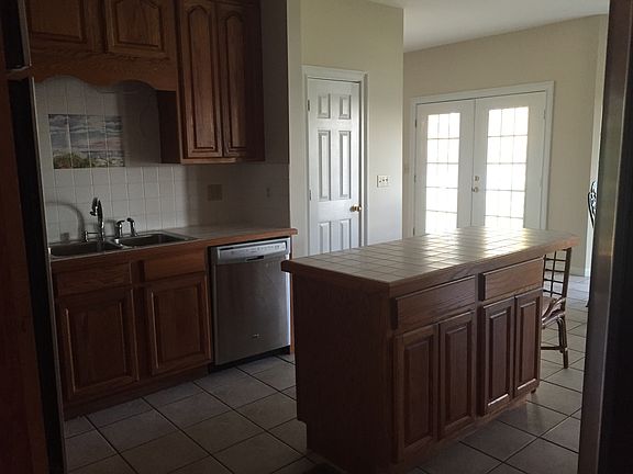 5th image of 376 Blairs Pl