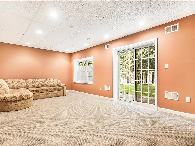 58 Alexander Ct — Photo 42