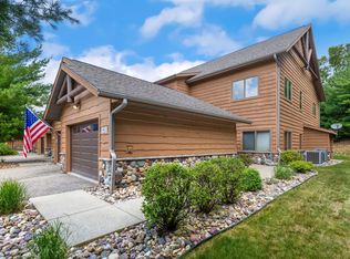 W4112 Vista Dr, Mauston, WI 53948