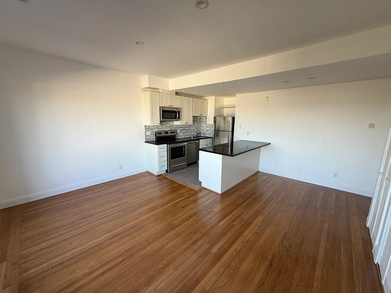 1 bed, $4,750 — Photo 3