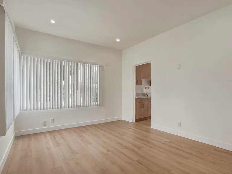 2317-2321 Ocean Park Blvd — Photo 17