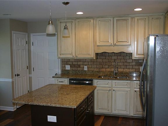 4th image of 115 Little Pine Dr SE