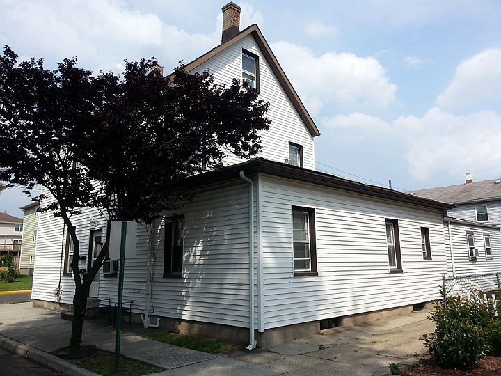 2nd image of 622 Division Ave