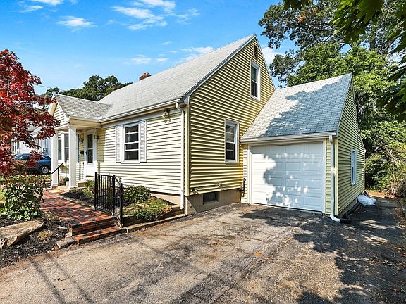 2nd image of 15 Oakwood Ave