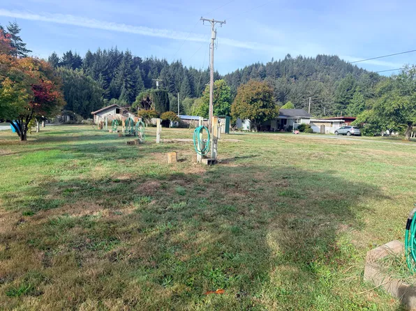 144 Sanders Rd #144, Klamath, CA 95548
