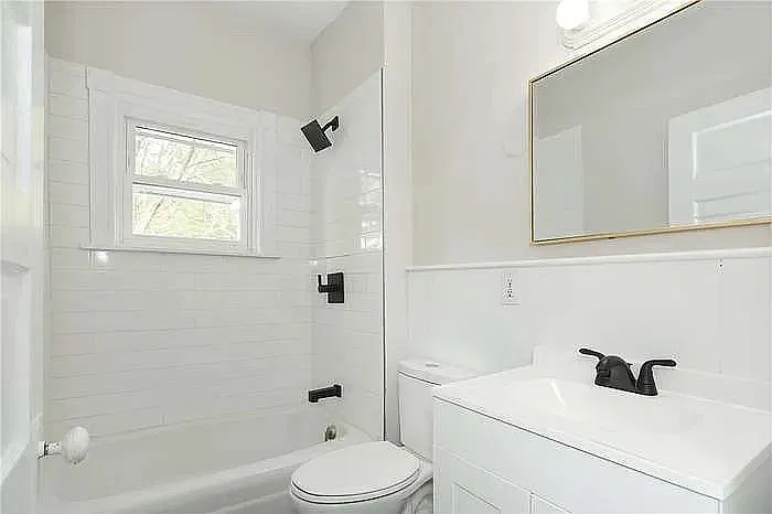 2 bed, 900 sqft, $1,100 — Photo 2