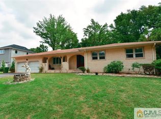 16 Keen Ln, Edison, NJ 08820