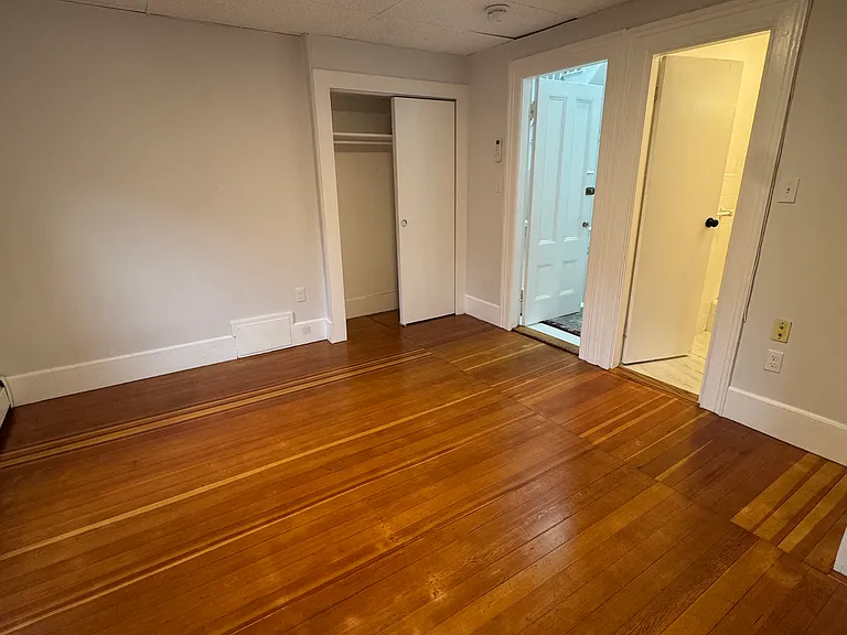 38 Spring St #2-R — Photo 2