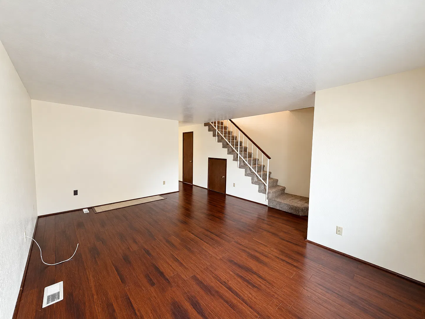 2 bed, 1.5 bath, 1100 sqft, $1,800 — Photo 4