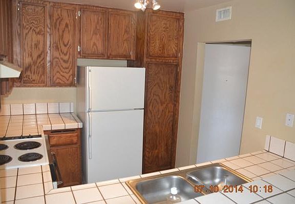 2nd image of 5995 Dandridge Ln Unit 136