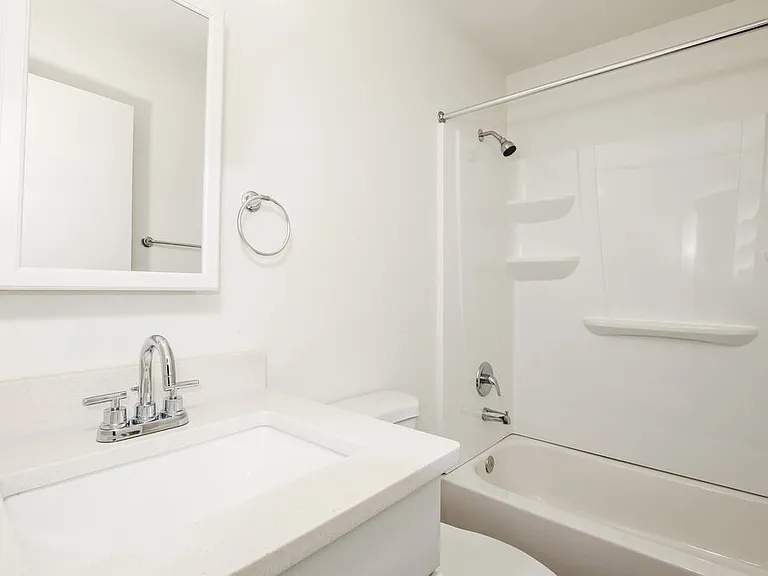 5539 N 31st Dr — Photo 11