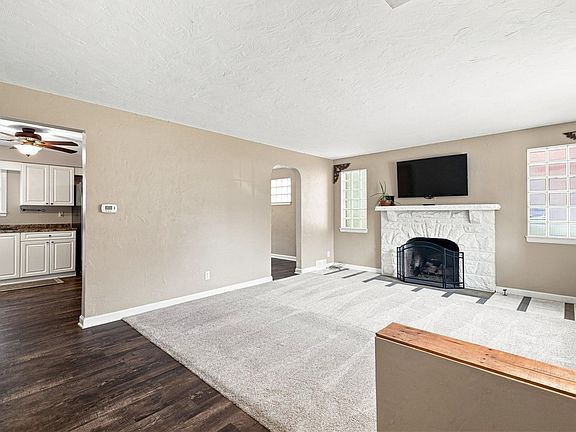 4th image of 1009 Grandview Ave