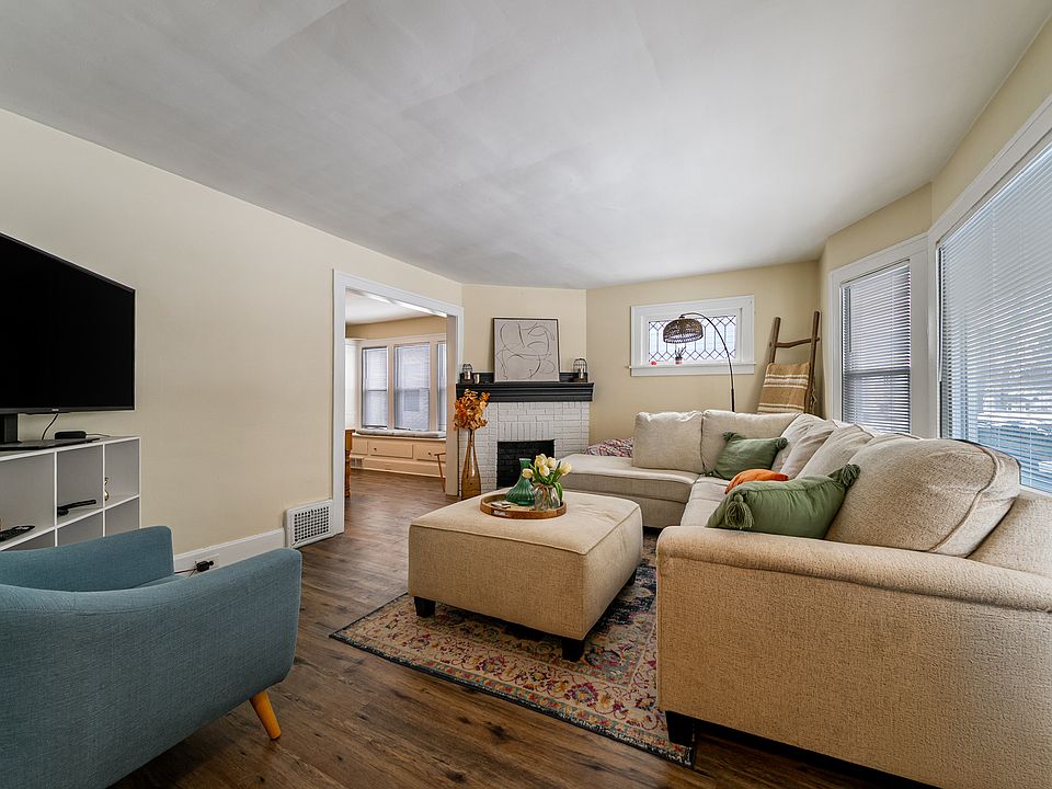 1st image of 2165-2167 Carabel Ave #Dn