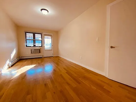 Rented by Silverstein Collection LLC  | media 12