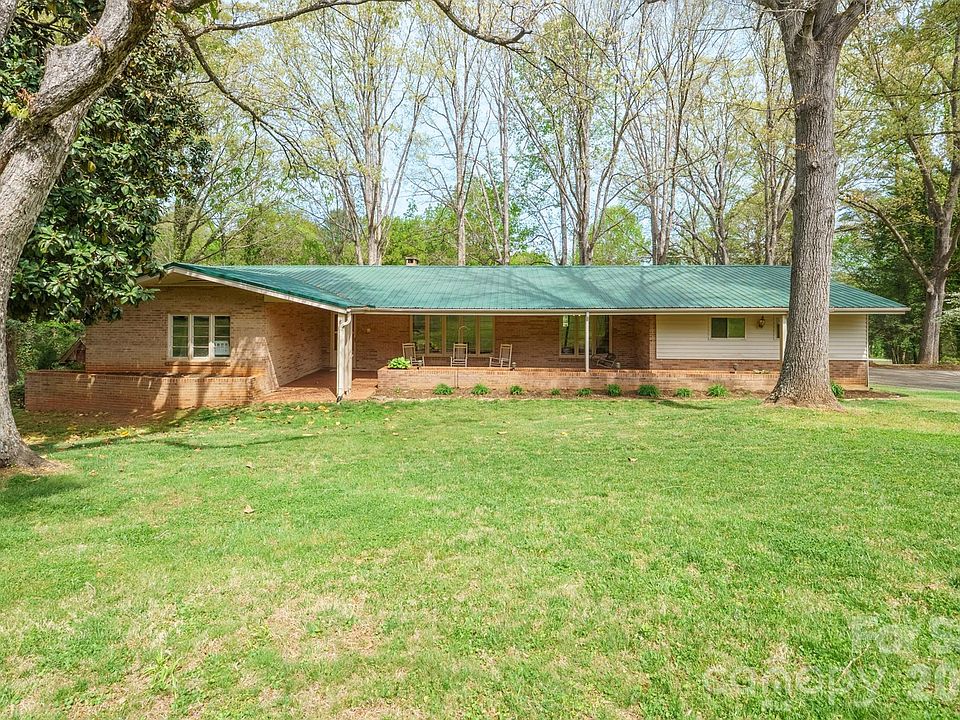 1st image of 465 28th Avenue Ln NE