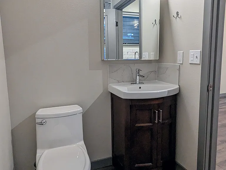 221 23rd Ave E #1C — Photo 5