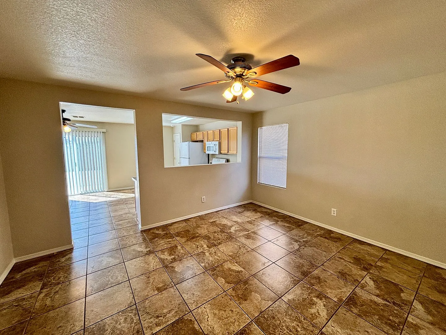 5530 S Monrovia Ave — Photo 2