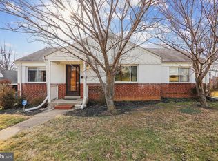 2700 Ross Rd, Chevy Chase, MD 20815