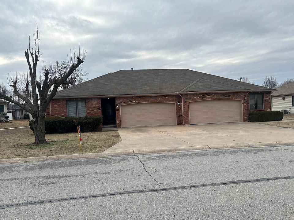 1st image of 118 W Briarbrook Ln