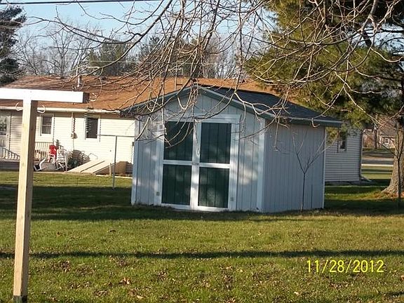 3rd image of 111 Edgelawn Dr
