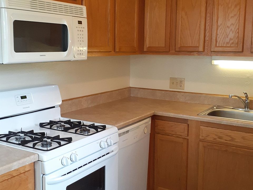 1st image of 467 S Summit St #51