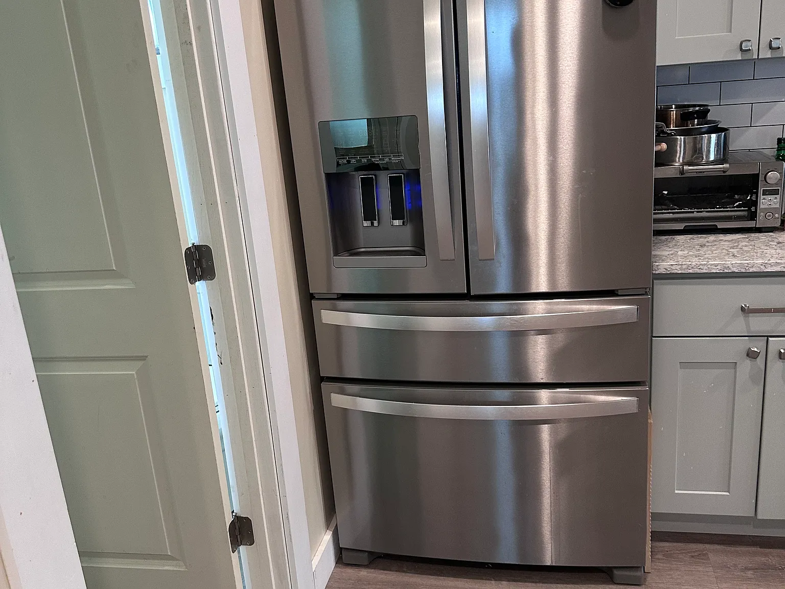 3 bed, 1.5 bath, $2,100 — Photo 3