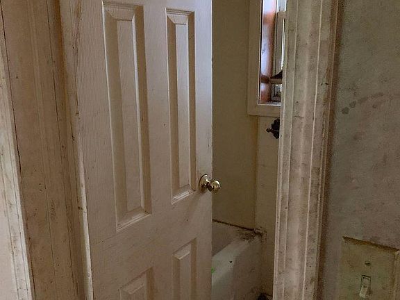 5th image of 293 Birch St