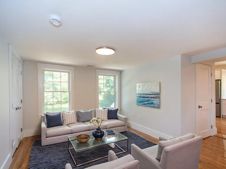 215 Gardner St #2 — Photo 6