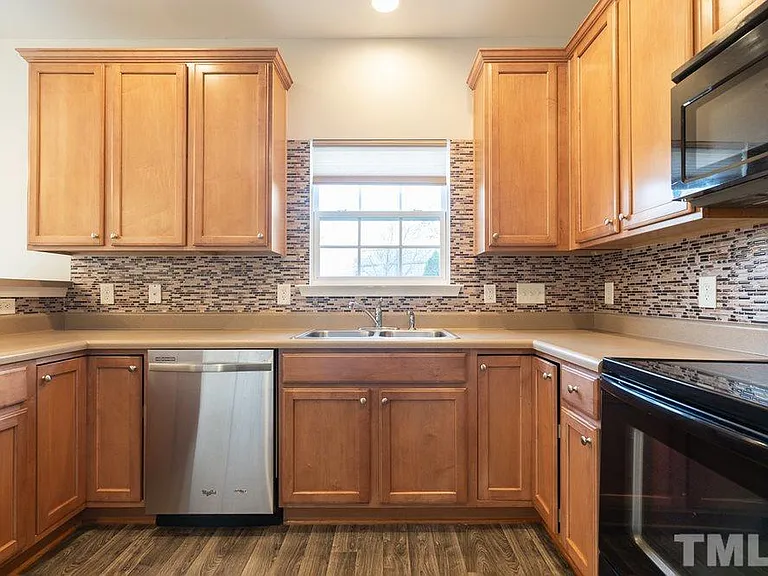 401 Wellspring Dr — Photo 10