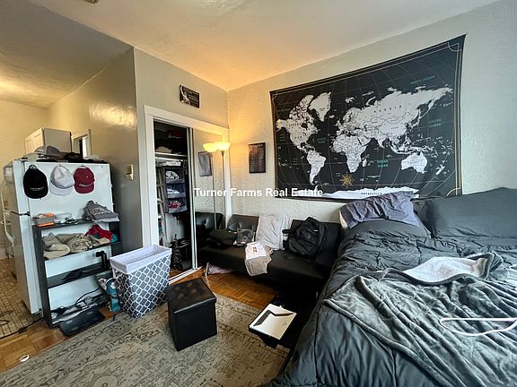 3rd image of 40 Anderson St APT 19