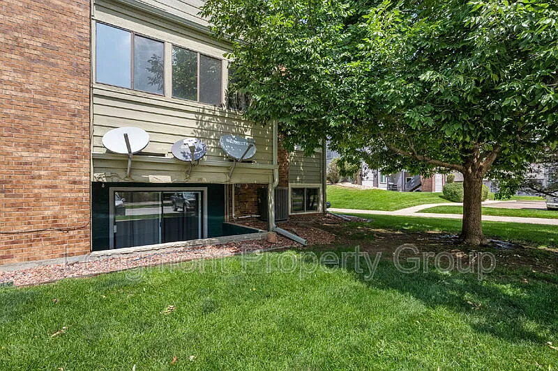 2 bed, 2.0 bath, 1043 sqft, $1,750 — Photo 2