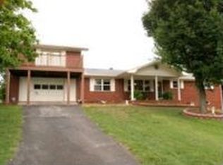 757 Chestnut Grove Rd, Dandridge, TN 37725