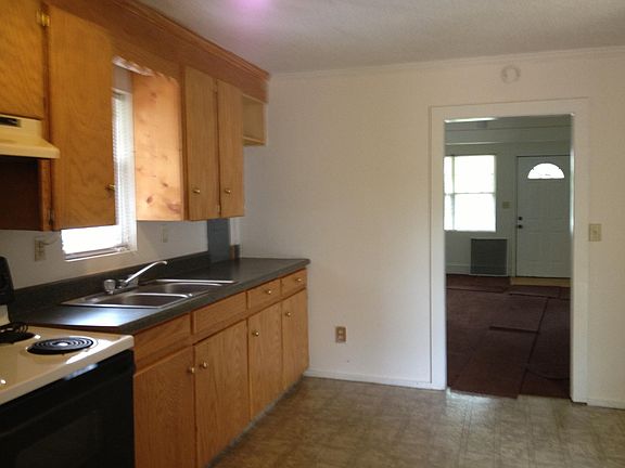 Kitchen. Stove. Washer/Dryer Hookup. No Refrigerator