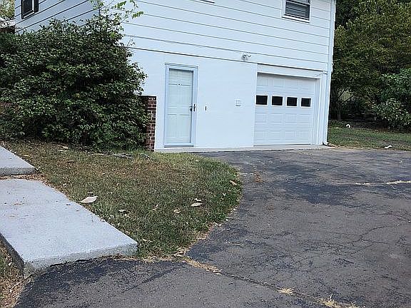 4th image of 11132 Hughlan Dr