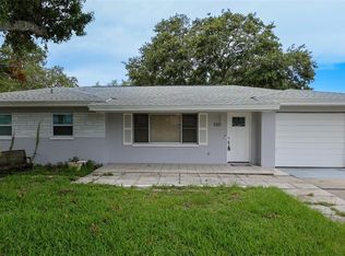 686 Manor Dr W, Dunedin, FL 34698