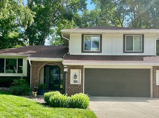 9777 Lincoln Ave, Clive, IA 50325
