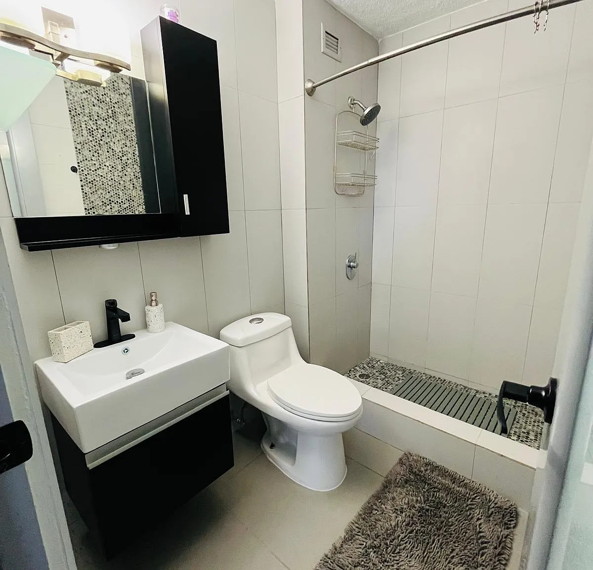 1 bed, 775 sqft, $1,750 — Photo 4