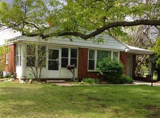953 N Crestway Ave, Wichita, KS 67208