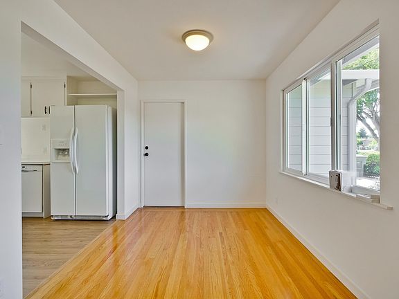 5th image of 265 E Duane Ave