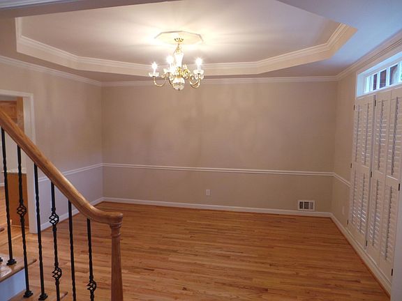 4th image of 2045 Glen Gate